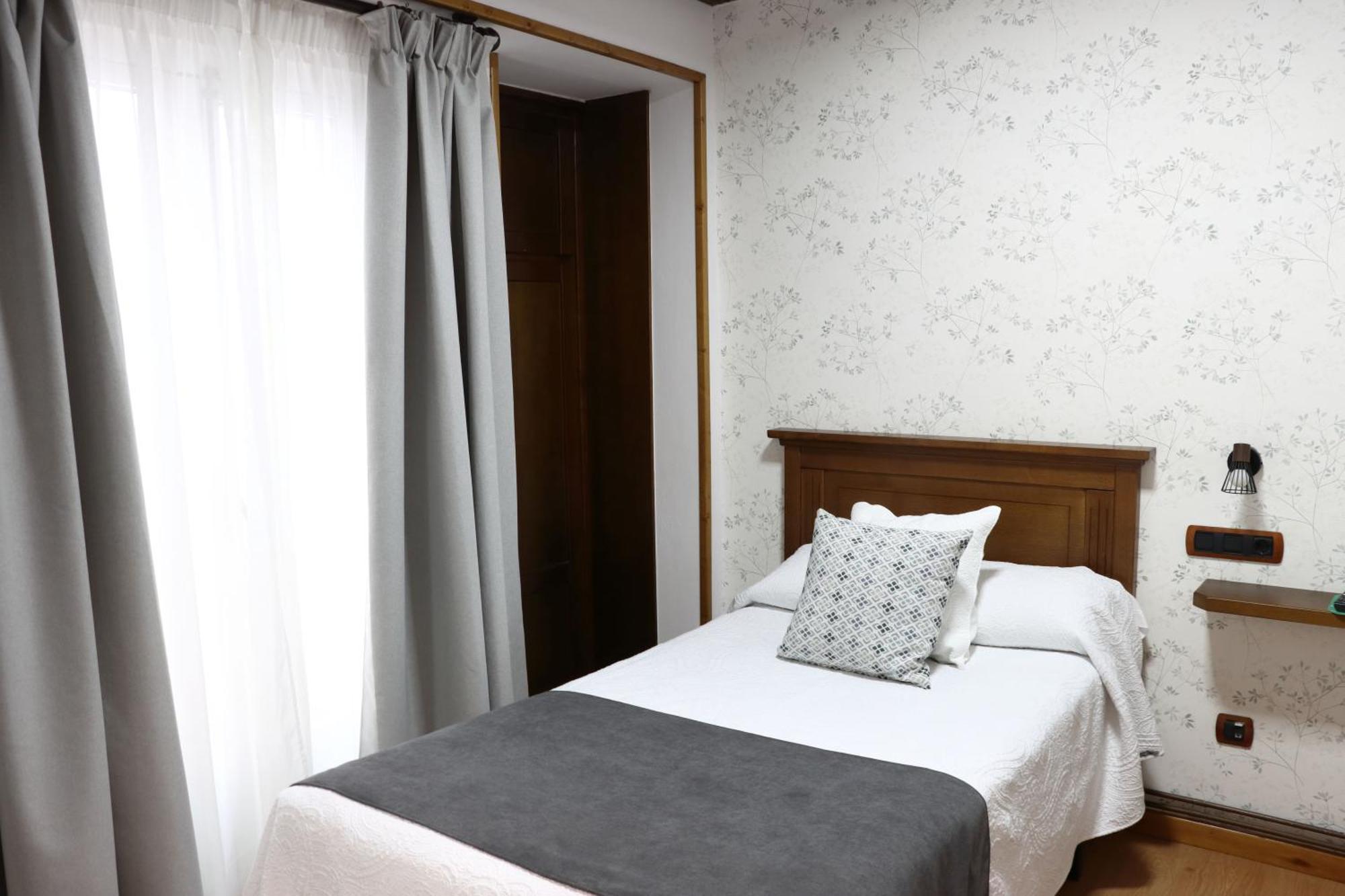 Hotel Pazos Alba Σαντιάγο ντε Κομποστέλα Εξωτερικό φωτογραφία